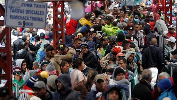 Miles de venezolanos dejan el paÃ­s por la crisis (Reuters)