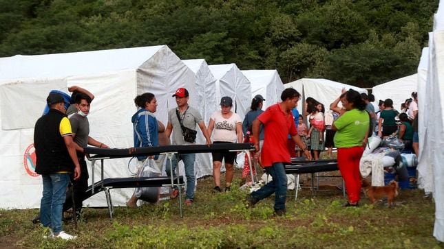 Refugio para familias en el caserío Puerto Naranjitos