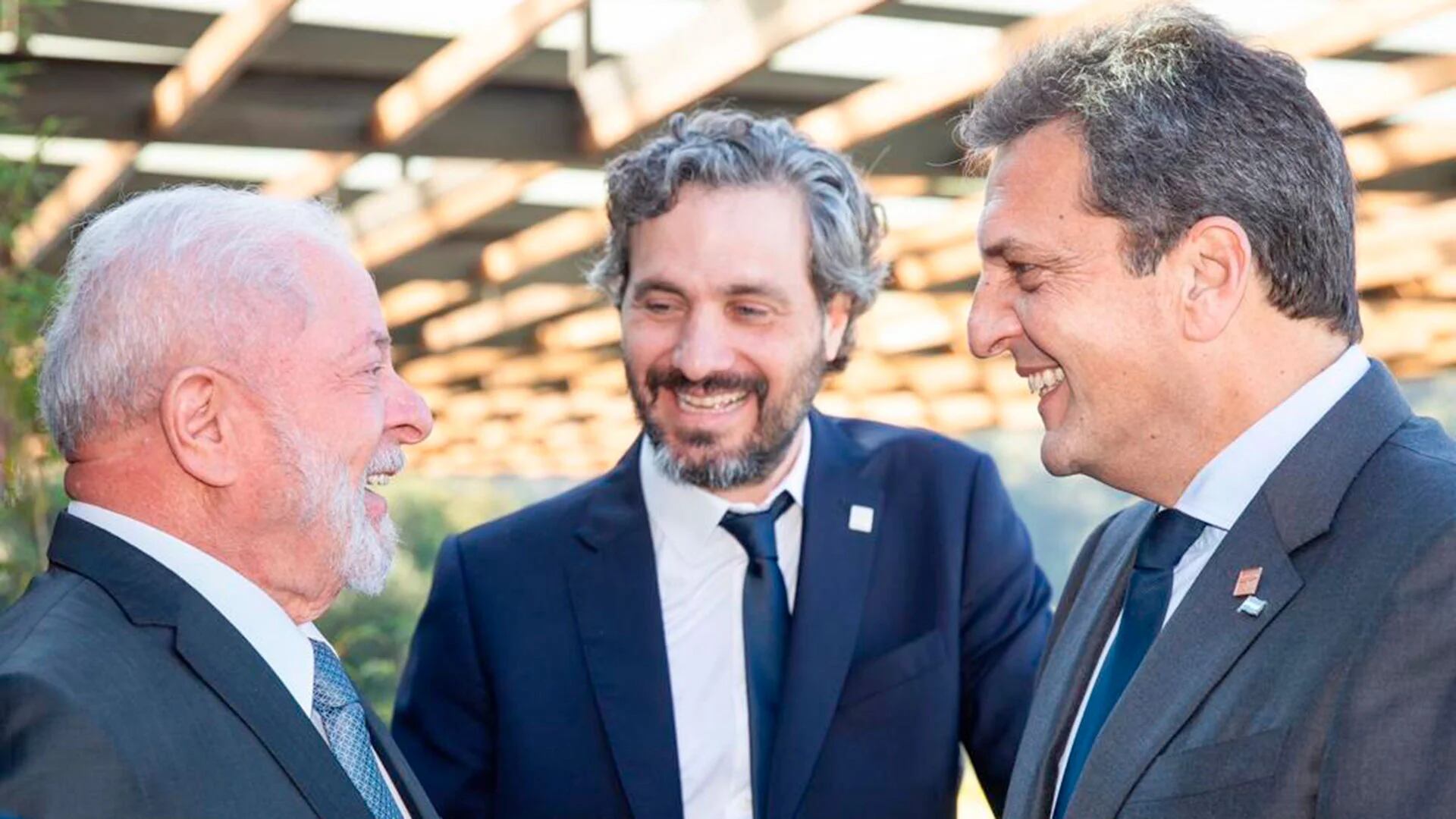 Lula da Silva dialoga con Sergio Massa y Santiago Cafiero antes del comienzo de la Cumbre del Mercosur en Iguazú