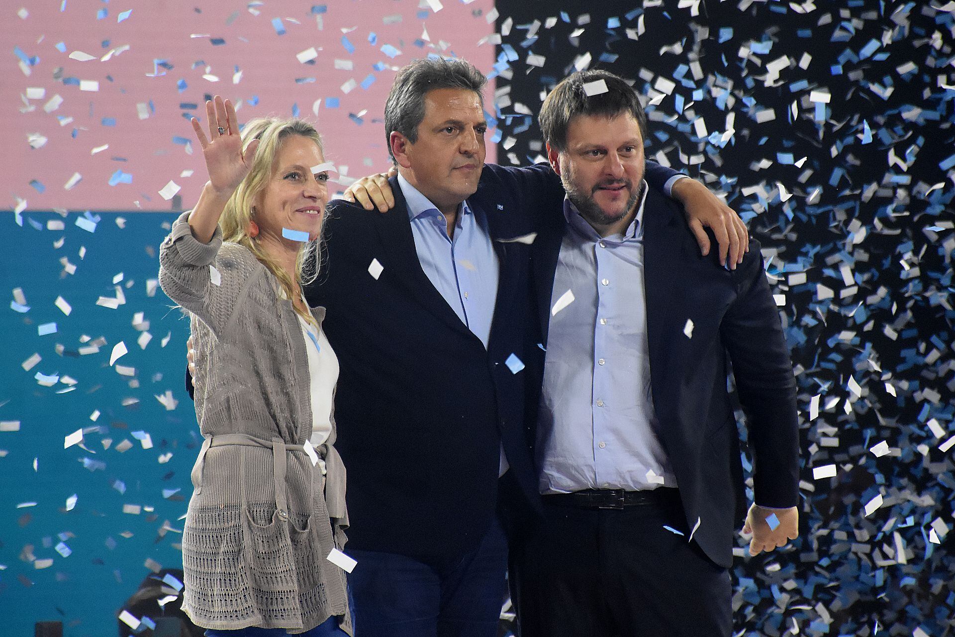 Sergio Massa junto a Leandro Santoro y Bárbara Rossen (Fotos: Nicolás Stulberg)