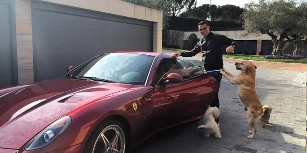La exclusiva Ferrari de más de 2 millones de dólares que Cristiano Ronaldo sumó a su colección de autos de lujo