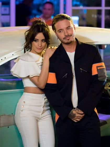 J Balvin hizo "Hey Ma" con Camila Cabello (Foto: Twitter@507gotv)