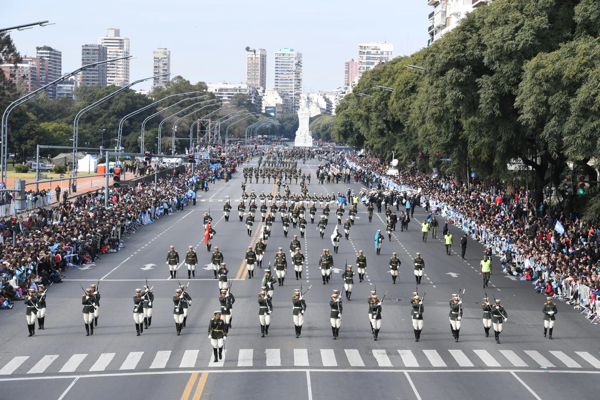 El desfile se realizó por un nuevo aniversario de la declaración de la independencia
