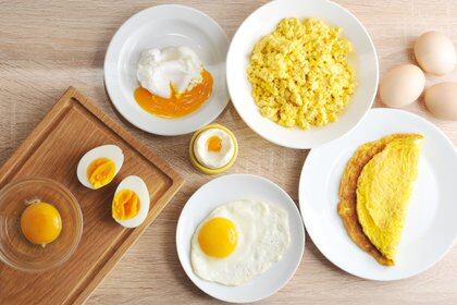 Los huevos son asequibles, lo que los convierte en una fuente inagotable de nutrición barata para familias con presupuestos alimentarios limitados (Shutterstock)
