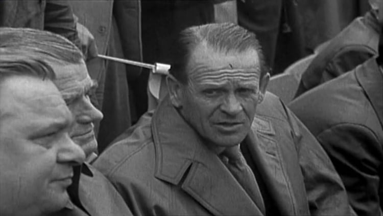 El entrenador del Seleccionado alemán de 1954, Sepp Herberger, le pidió a Rudolf Dassler 1000 marcos por mes para que sus jugadores calzaran sus modelos