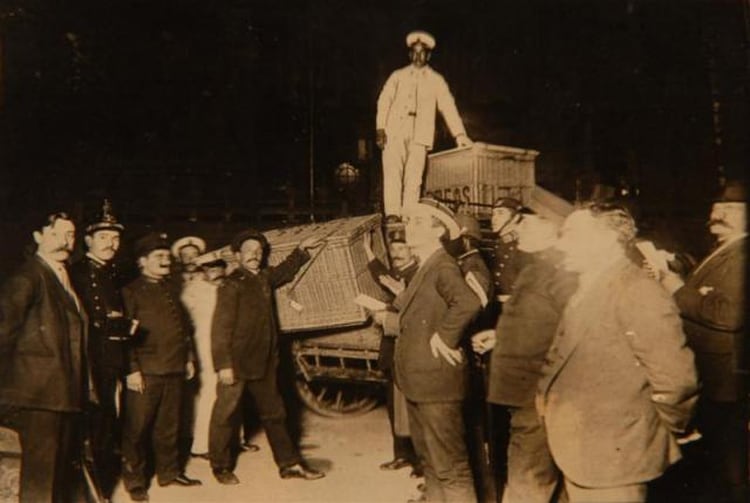 La ley 8.871 fue finalmente aprobada en febrero de 1912 instaurando en la Argentina el sufragio universal e igual, obligatorio y secreto para todos los argentinos varones mayores de 18 años (Archivo General de la Nación) 