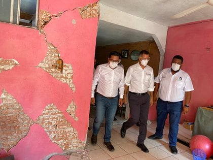 Alejandro Murat Hinojosa, gobernador de Oaxaca, informó que se encuentra trabajando con presidentes municipales de la región Costa tras los recientes sismos (Foto: Gobierno de Oaxaca)