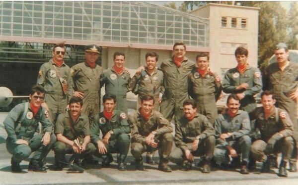 Pilotos de combate peruanos y argentinos, en septiembre de 1981, en la IV Brigada AÃ©rea, Mendoza, Argentina. Foto: Gentileza GÃ³mez de la Torre Rotta.