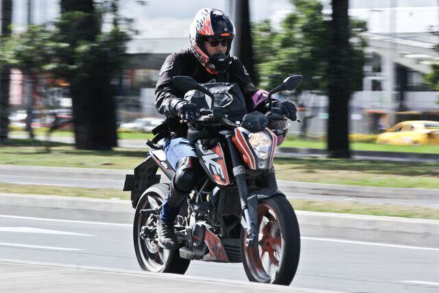 Los participantes deberán llevar su moto y licencia de conducción, el curso será gratuito y es promovido por la Secretaria de Movilidad y la Policía de Tránsito de Bogotá - crédito Sergio Acero/Colprensa
