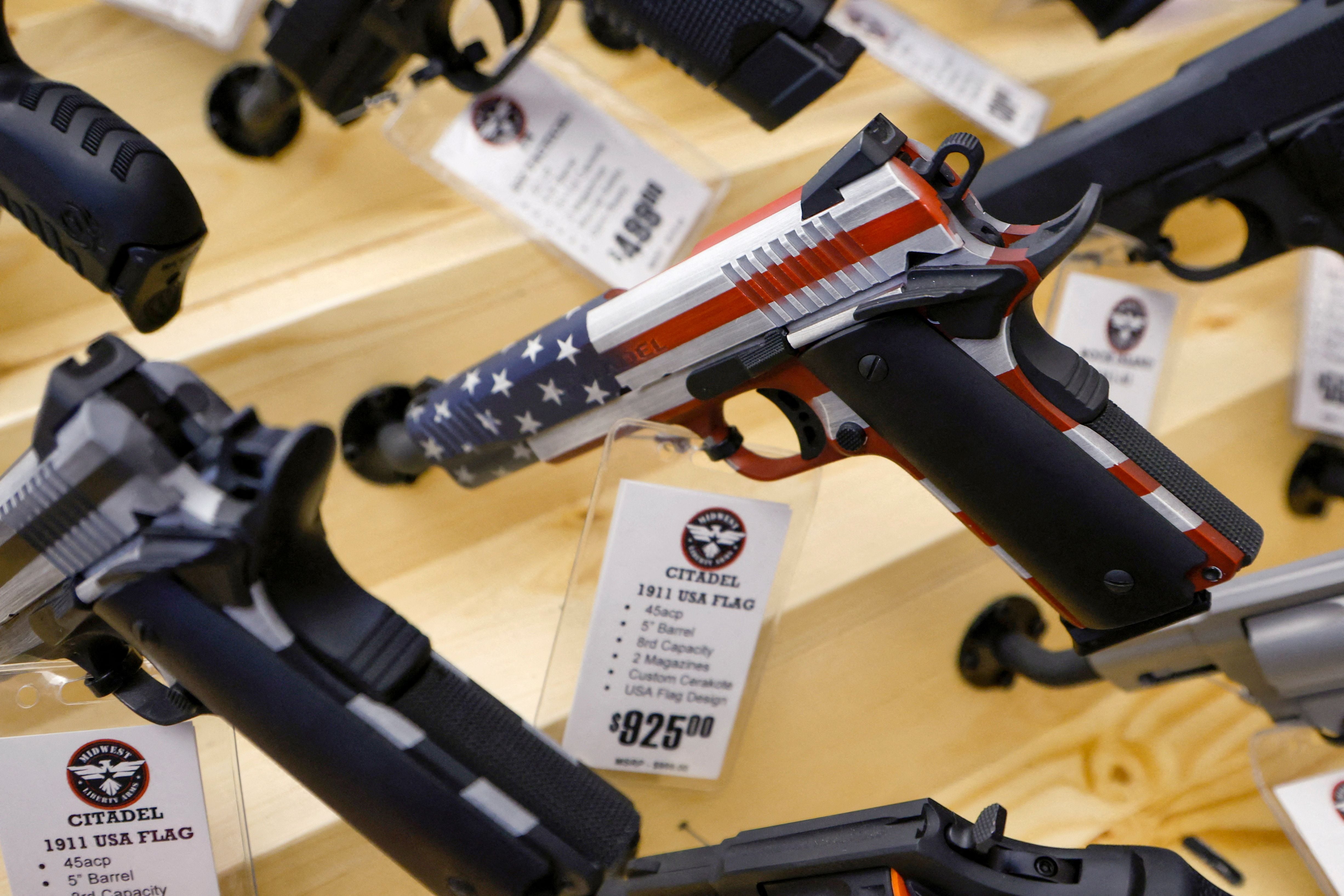 La legislatura de Tennessee apruebó polémico proyecto de ley de armas en escuelas (REUTERS/Jonathan Ernst)
