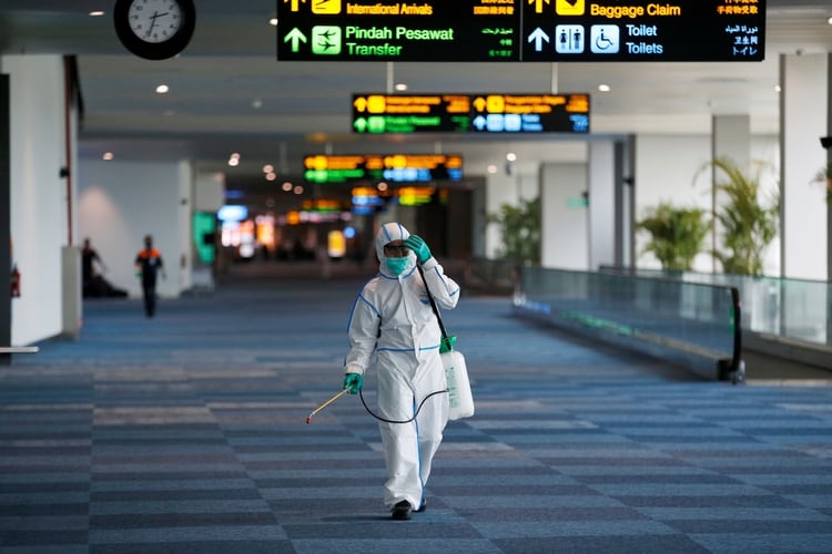 El temor al contagio del coronavirus y las restricciones de vuelos son las causas principales de la situación. (REUTERS/Willy Kurniawan)