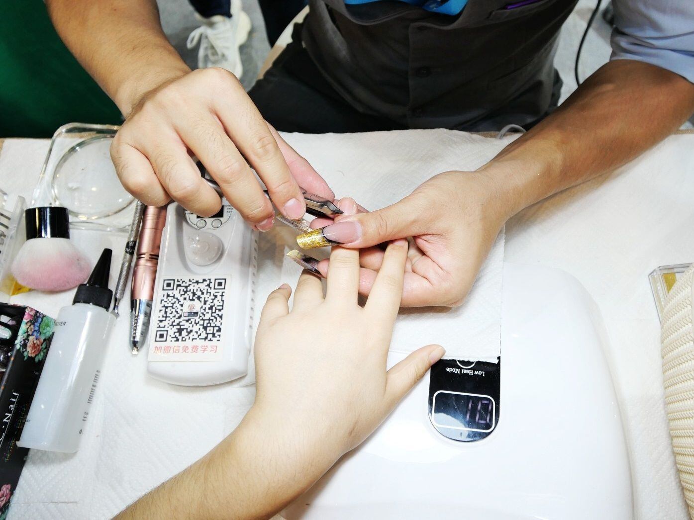 En caso de decidir sí hacerse un manicure, la recomendación es pedir que no remuevan la cutícula (EP)