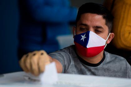 Las elecciones del próximo sábado y domingo en Chile son inéditas por la cantidad de cargos que deben definirse durante este proceso eleccionario.  Se determinará a alcaldes, gobernadores, constituyentes y concejales 