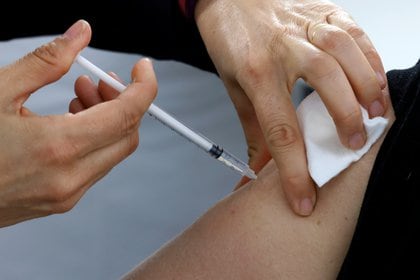 Solo 20 países concentran el 90% de las vacunas en el mundo (REUTERS/Eric Gaillard)