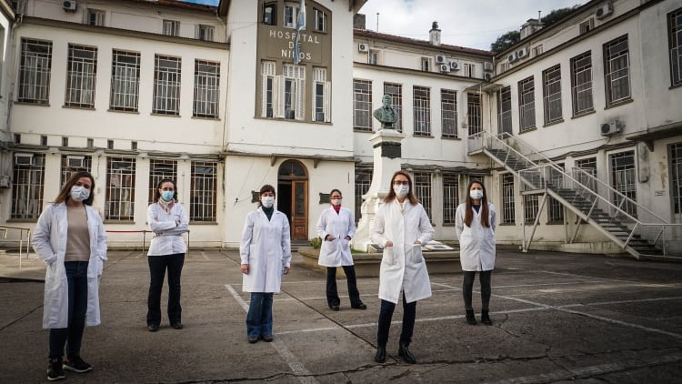 Laura Valinotto, Stephanie Goya, Mónica Natale, Silvina Lusso, Mariana Viegas y Mercedes Soledad Nabaes Jodar son investigadoras del laboratorio de virología del Hospital Ricardo Gutiérrez, nodo central del proyecto PAIS (Natalie Alcoba)