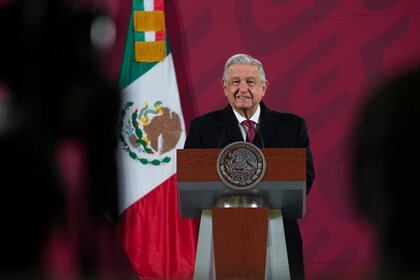 El mandatario detalló que los primeros estados que regresarían a clases serían aquellos que están en el semáforo epidemiológico de color verde, que indica un peligro bajo de contagios. (Foto: Presidencia de México)