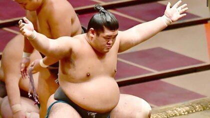 Luchador de sumo de 28 años muere tras pelea