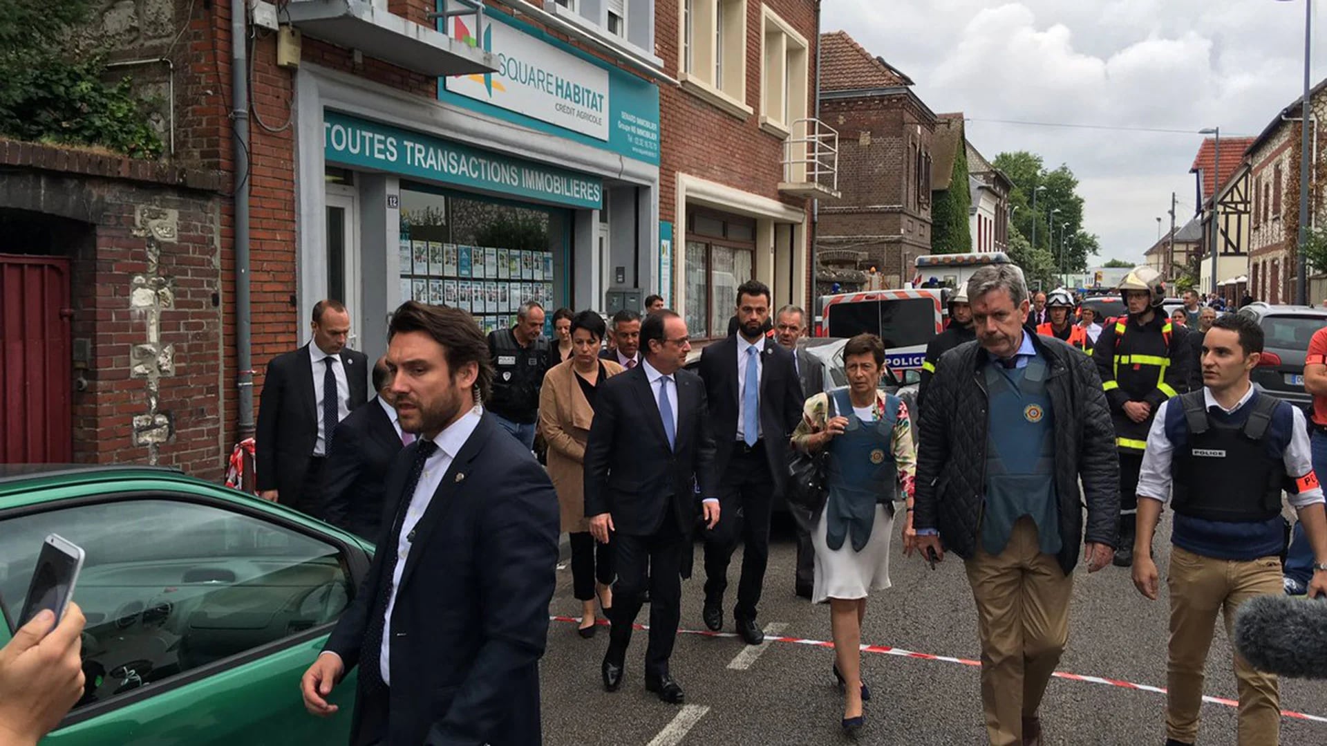 El presidente de Francia, François Hollande, viajó al lugar de la toma de rehenes (@fredveille)