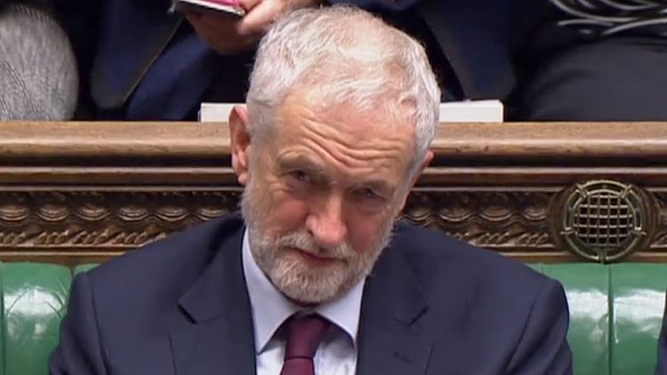 Jeremy Corbyn, líder laborista, en la Cámara de los Comunes (AFP)