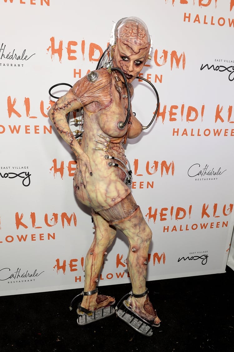 Heidi Klum, la anfitriona que sorprendió una vez más con su disfraz de Halloween (AFP)