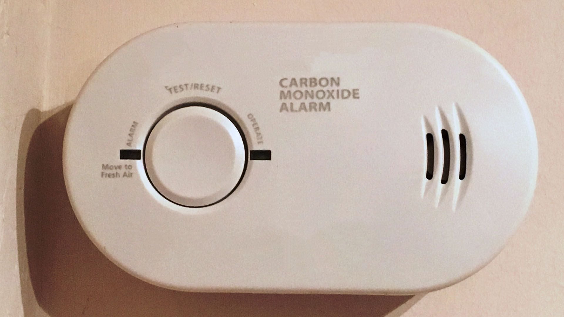 Los detectores de monóxido de carbono domésticos sirven para prevenir accidentes en los ambientes donde haya artefactos alimentados a gas (Getty Images)