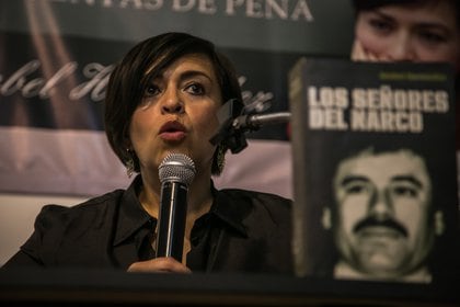 Anabel Hernández dijo que Emma Coronel buscaría regresar pronto con sus hijas y podría aceptar un arreglo (FOTO: RASHIDE FRIAS /CUARTOSCURO.COM)