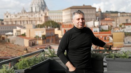 Evgeny Afineevsky, director del documental sobre el papa Francisco. Foto: REUTERS/Guglielmo Mangiapane