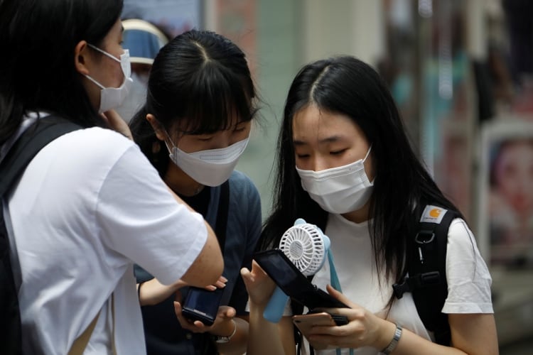 Los participantes de la investigación mencionaron varios problemas con la forma en que se presentaba la información, que sintieron que no estaba dirigida explícitamente a una audiencia de jóvenes (REUTERS)