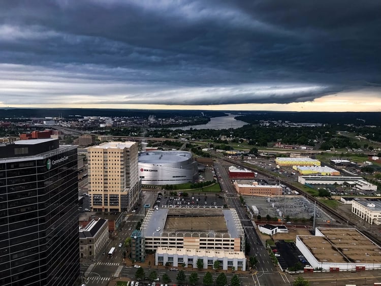 Un cielo nublado se ve sobre la ciudad de Tulsa, Oklahoma, EE.UU., 20 de mayo de 2019 (Reuters)