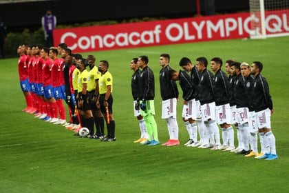 El partido entre México y Costa Rica fue pitado por el salvadoreño Iván Barton (Foto: REUTERS/Henry Romero)