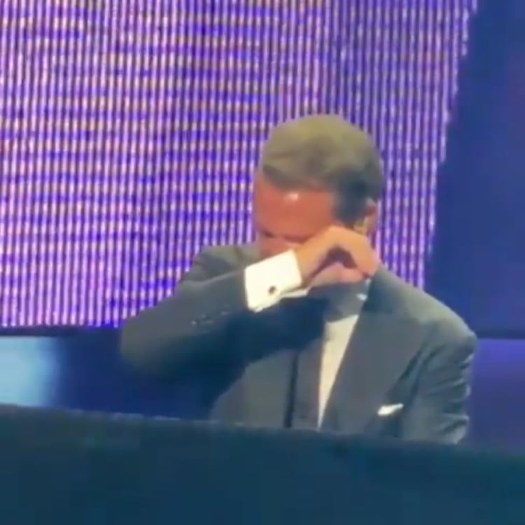 Luis Miguel y su emotivo momento en un show (Captura Instagram)