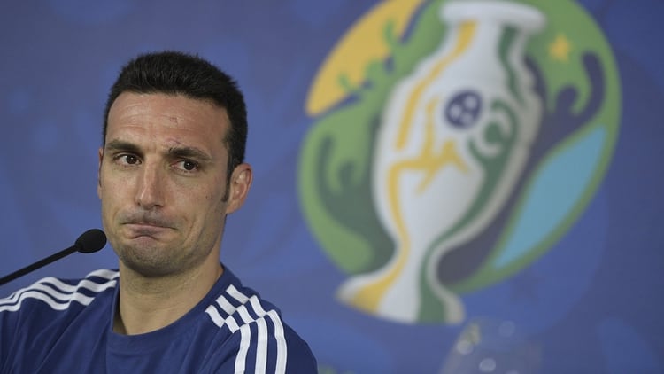 Lionel Scaloni busca una reacciÃ³n para no hipotecar el futuro de la selecciÃ³n argentina en la Copa AmÃ©rica (Photo by Juan MABROMATA / AFP)