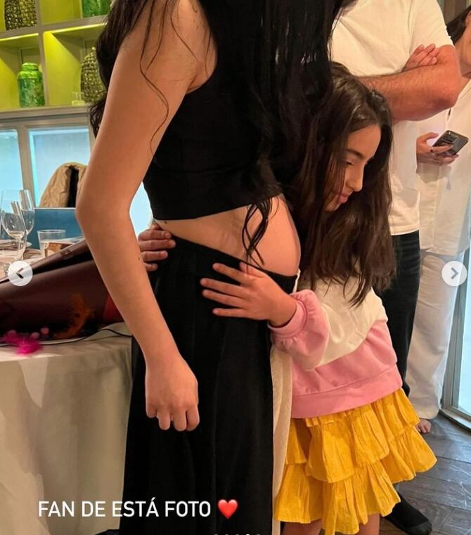 La hija menor del actor con la futura mamá (Foto: Instagram/@programahoy)