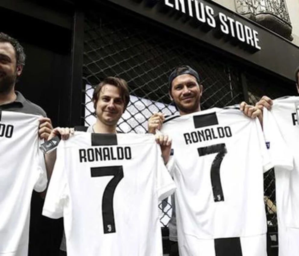 Furor por la camiseta de Cristiano Ronaldo: cuánto dinero embolsó Juventus vender medio millón en 24 horas - Infobae