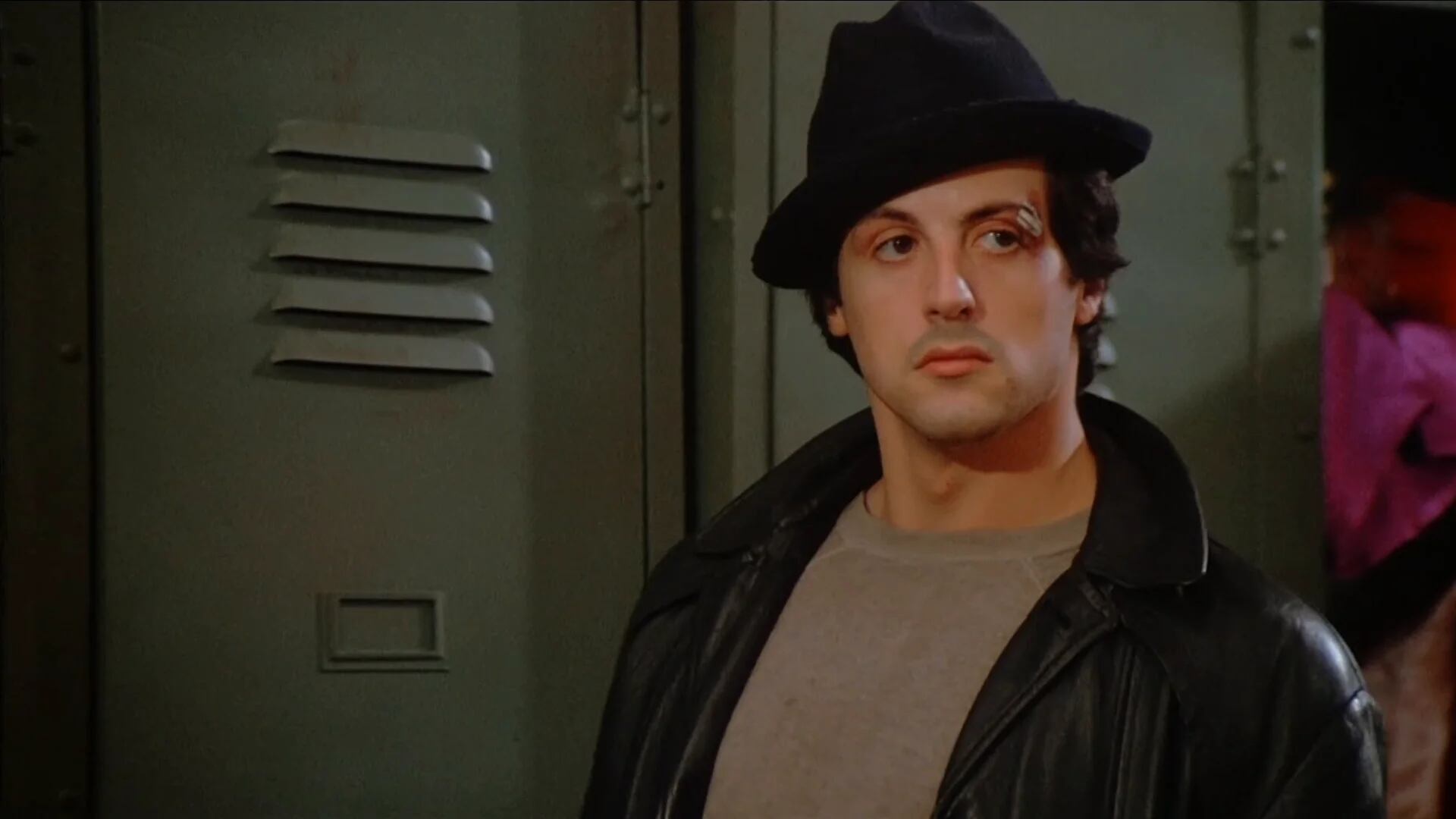 Sylvester Stallone como Rocky Balboa, en la primera película de la popular saga, un guión escrito por él que se empecinó en protagonizar (Imagen Cine)