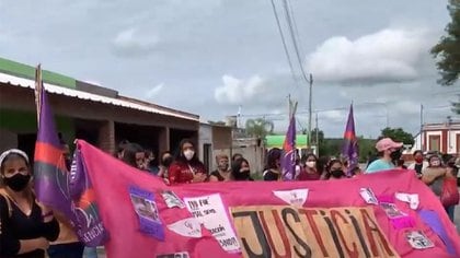 Un grupo de vecinos se autoconvocó este domingo para pedir justicia por Andrea (Foto: captura TN)