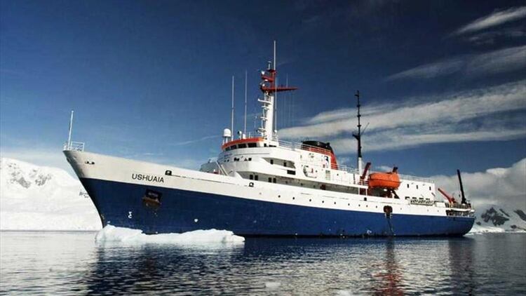 El barco está especialmente equipado para surcar las aguas heladas cercanas a la Antártida (marinetraffic)