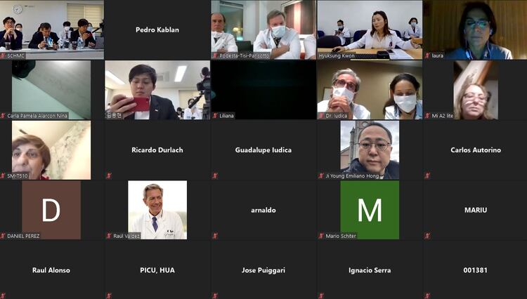 El simposio se realizó desde Buenos Aires Argentina y desde Seúl, Corea del Sur, y a pesar de la diferencia horaria (Corea del Sur está 12 horas por delante de Buenos Aires), la actividad contó con un numeroso grupo de participantes