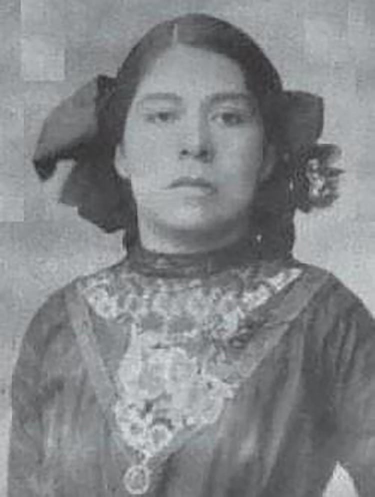 Amelia Robles, durante su juventud, todavía como mujer, antes de enrolarse en la Revolución.
