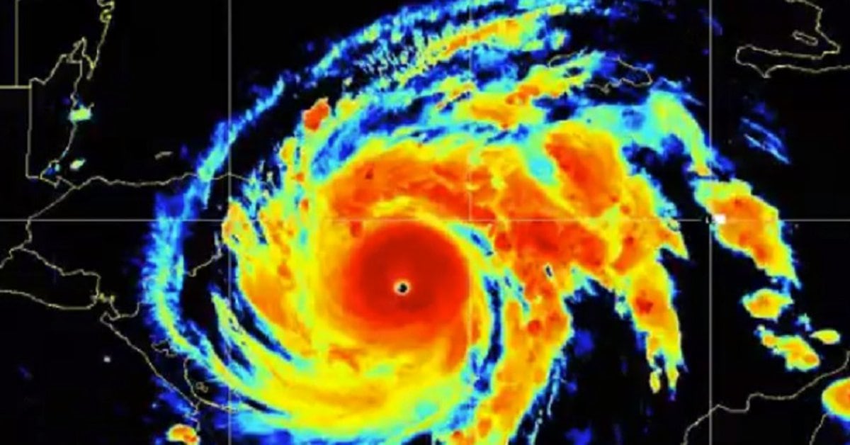 Photo of Iota minuto a minuto: se convirtió en un huracán de clase 5, el nivel más alto en la escala Saffir-Simpson