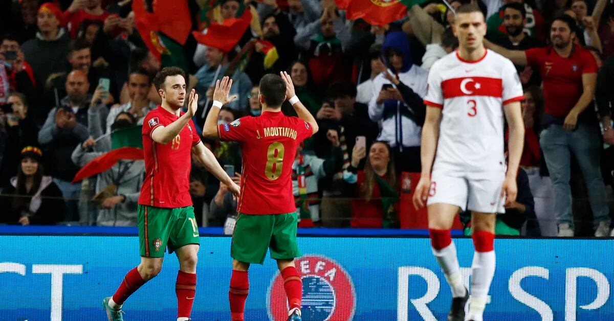 Portugal sofreu, mas venceu a Turquia e vai jogar a final do playoff do Mundial no Catar