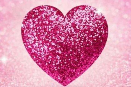 Qué significa el corazón que se ve en los estados de WhatsApp - Infobae