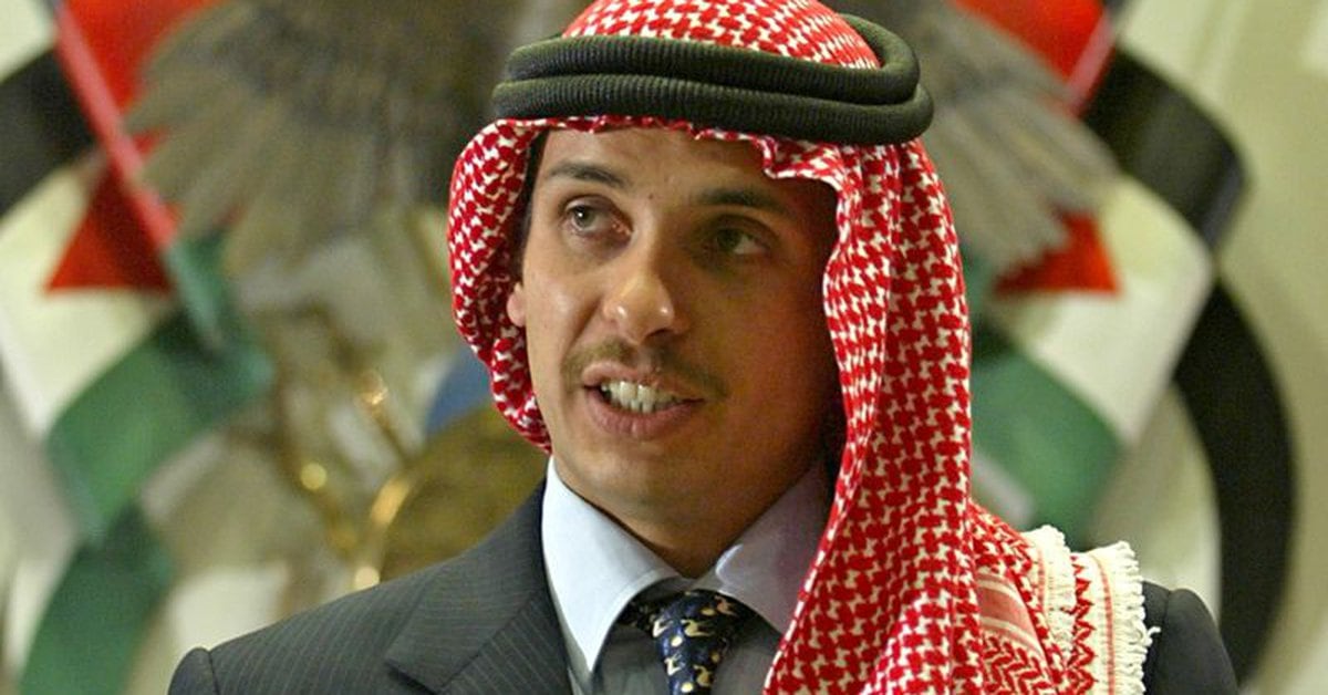 El príncipe jordano Hamza desobedece la orden de arresto y niega a su madrastra el rey Abdullah II