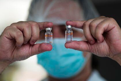 La Administración Nacional de Productos Médicos de China ha dado su "aprobación comercial condicional" a la vacuna desarrollada por la empresa local Sinovac para la covid-19, informó hoy la empresa a través de un comunicado publicado en su página web. EFE/Antonio Lacerda/Archivo
