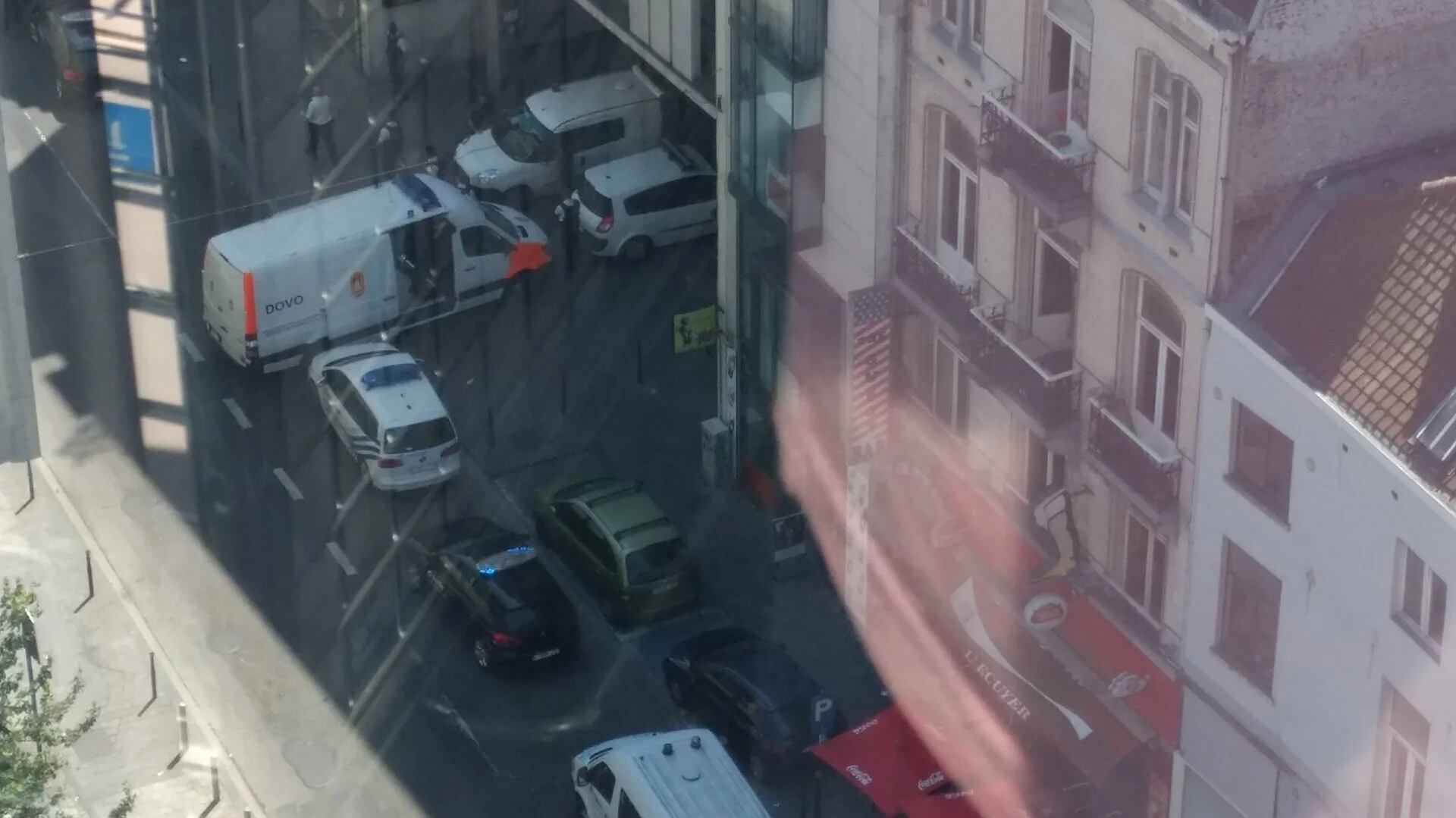 Las autoridades establecieron un perímetro de seguridad en el centro de Bruselas (Gentileza lesoir.be)