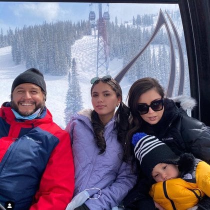 José Ramón López Beltrán con su familia en Aspen, Colorado. (cortesía: @carolyn121212)