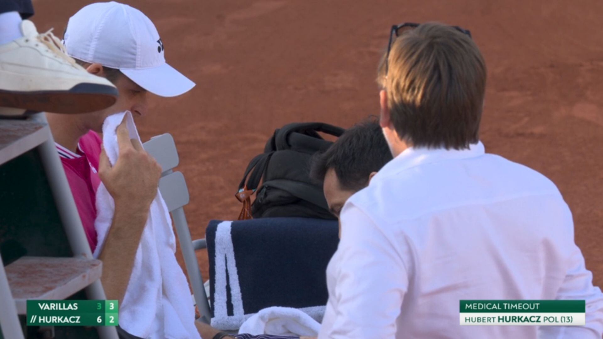 Medical timeout requested by the Polish tennis player.  (Photo: Capture Star Plus)