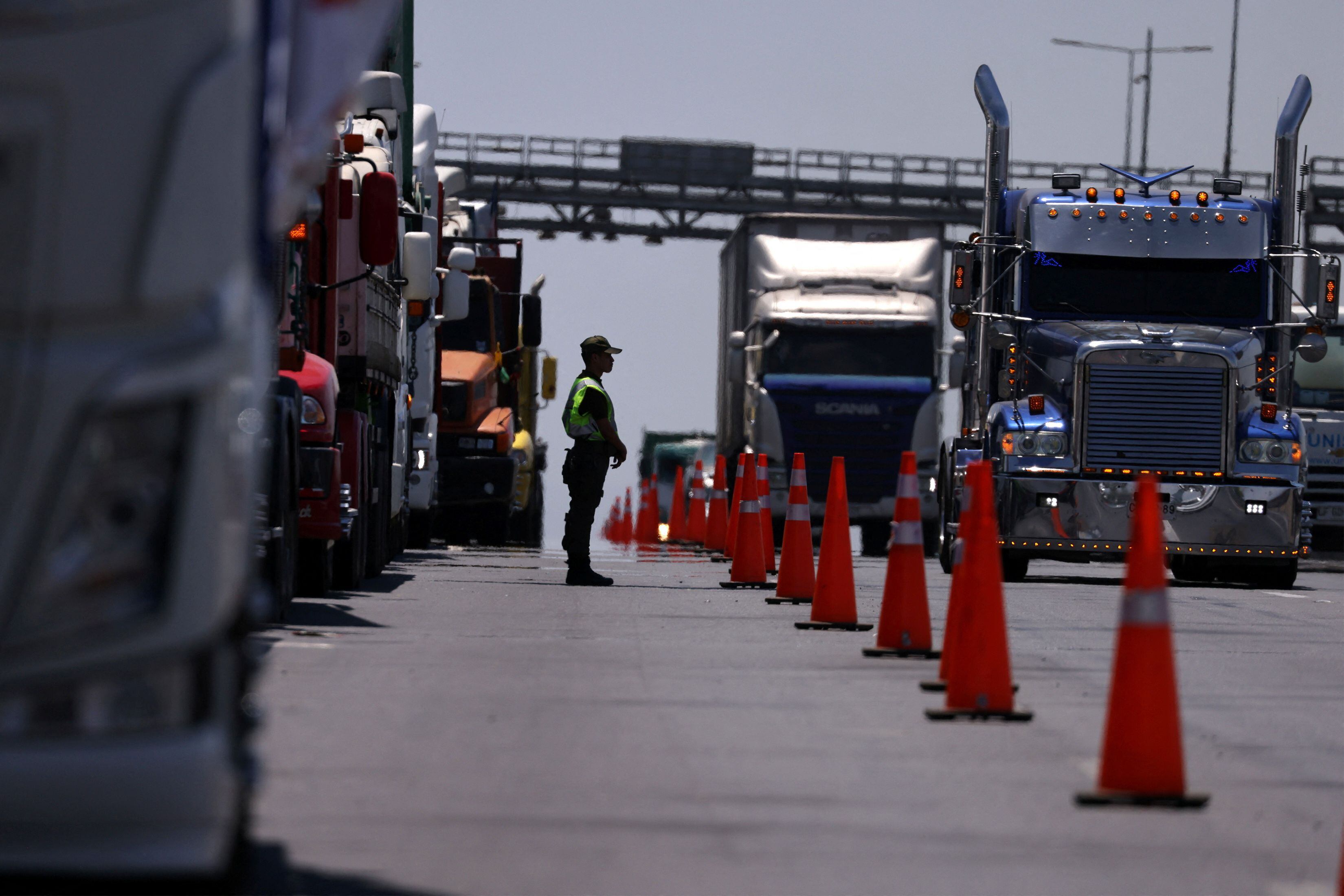 El paro de los camioneros se mantiene desde el lunes pasado en Chile. REUTERS/Ivan Alvarado