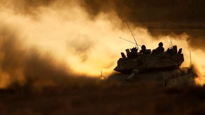 El Ejército de Israel también utilizó tanques para atacar posiciones del grupo terrorista Hamas (AFP)