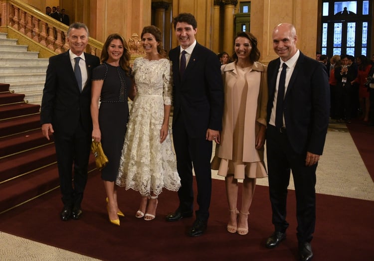 La llegada del Primer Ministro de Canadá, Justin Trudeau, y su mujer Sophie